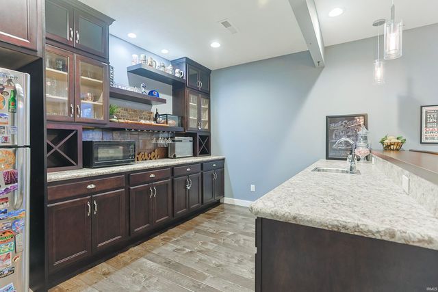 709 W Shore Drive, Osceola, IN 46561