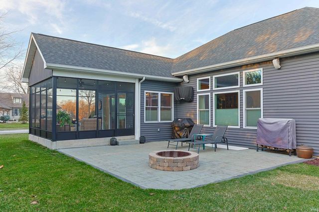 709 W Shore Drive, Osceola, IN 46561