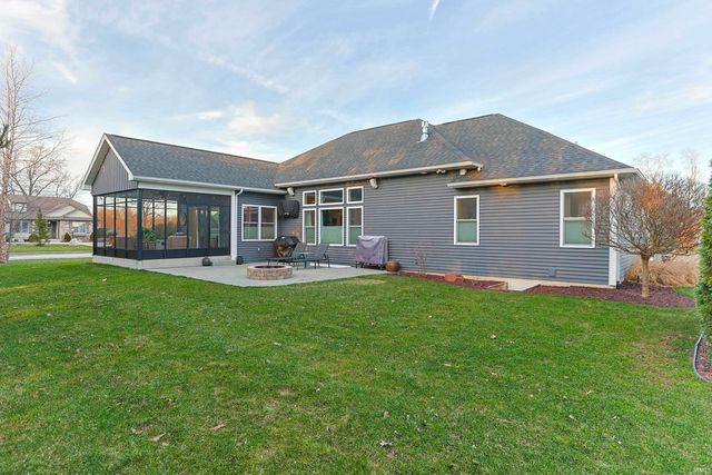 709 W Shore Drive, Osceola, IN 46561