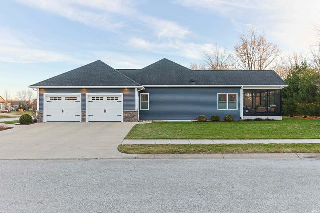 709 W Shore Drive, Osceola, IN 46561