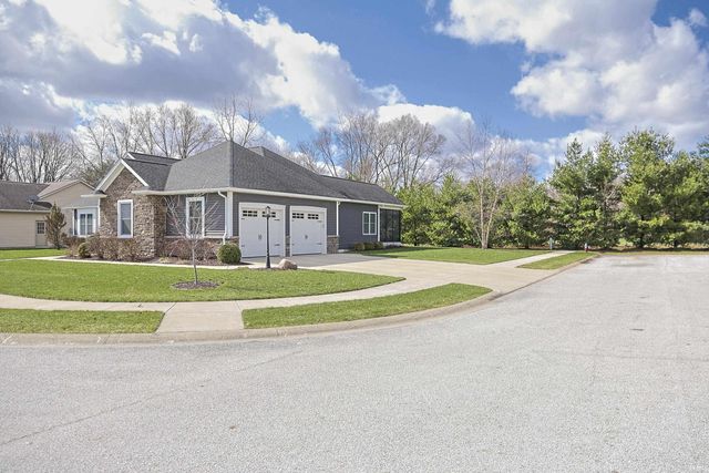 709 W Shore Drive, Osceola, IN 46561