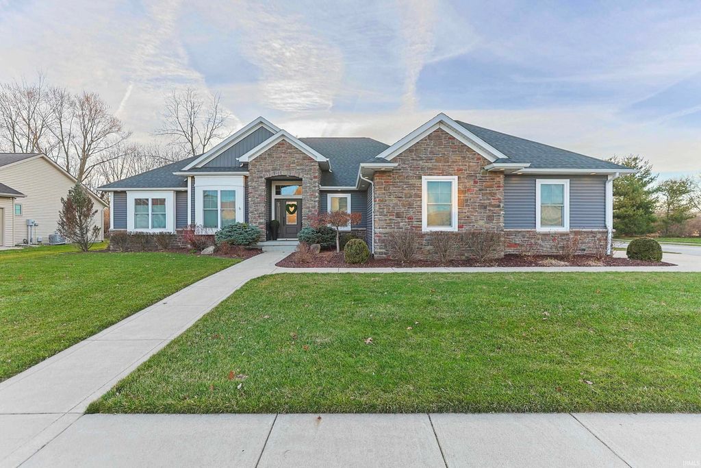 709 W Shore Drive, Osceola, IN 46561