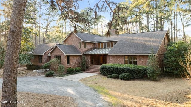 750 Lake Dornoch Drive, Pinehurst, NC 28374