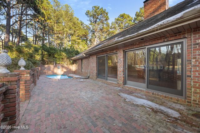 750 Lake Dornoch Drive, Pinehurst, NC 28374