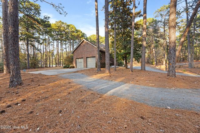 750 Lake Dornoch Drive, Pinehurst, NC 28374