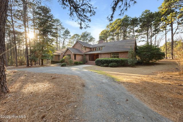 750 Lake Dornoch Drive, Pinehurst, NC 28374
