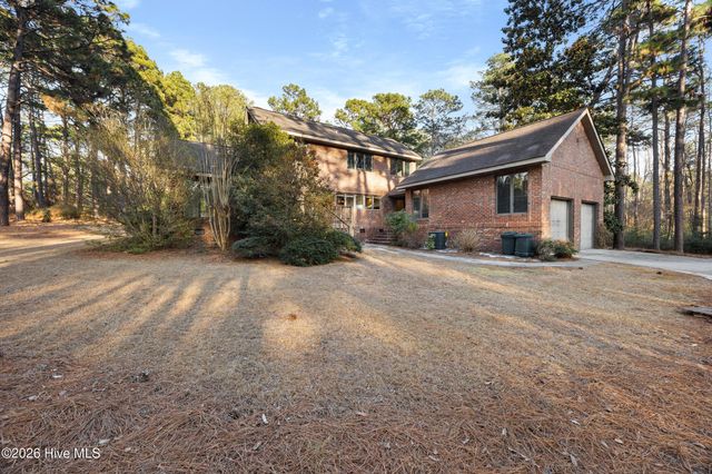 750 Lake Dornoch Drive, Pinehurst, NC 28374