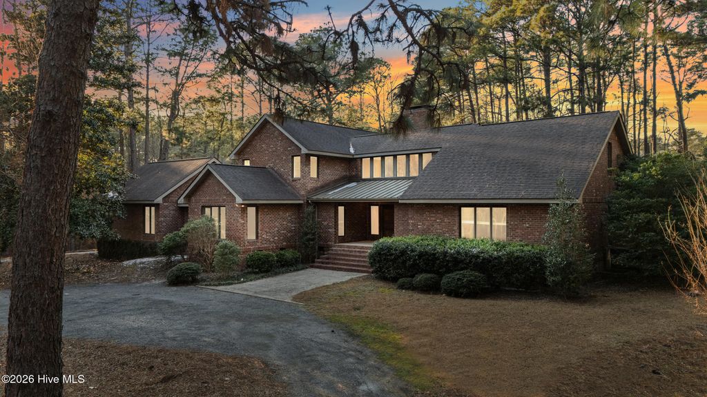 750 Lake Dornoch Drive, Pinehurst, NC 28374