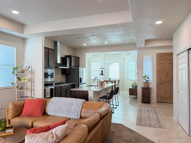 2044 Cougar Run Court SE, Albuquerque, NM 87123