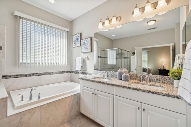 21752 INDIAN SUMMER DRIVE, Land O Lakes, FL 34637