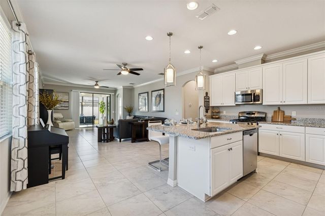 21752 INDIAN SUMMER DRIVE, Land O Lakes, FL 34637