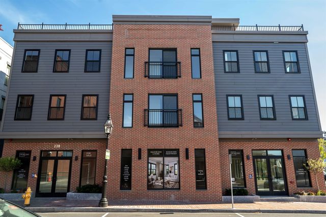 238 Deer St Unit 205, Portsmouth, NH 03801