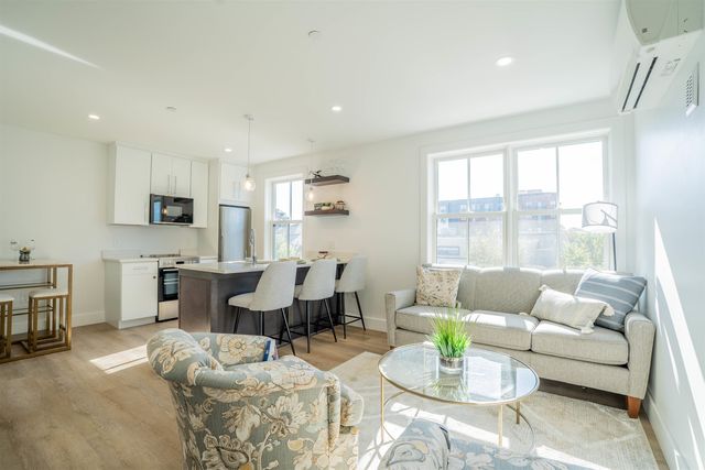 238 Deer St Unit 205, Portsmouth, NH 03801