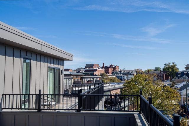 238 Deer St Unit 205, Portsmouth, NH 03801