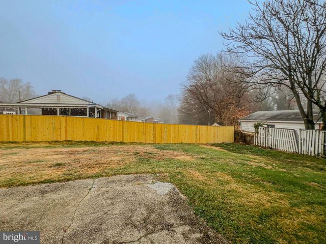 6005 MIDDLETON LN, Temple Hills, MD 20748