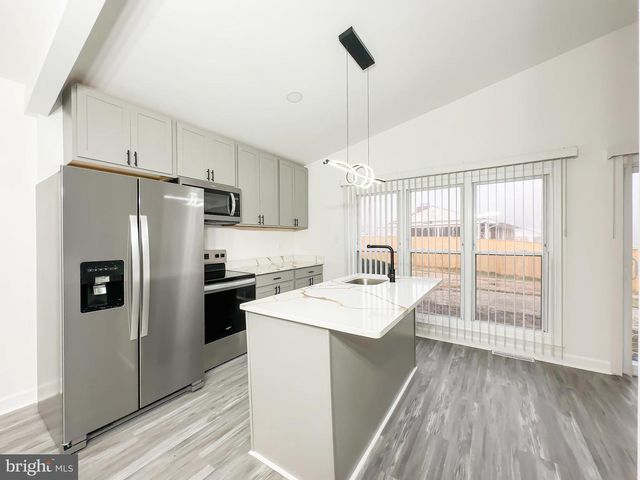 6005 MIDDLETON LN, Temple Hills, MD 20748