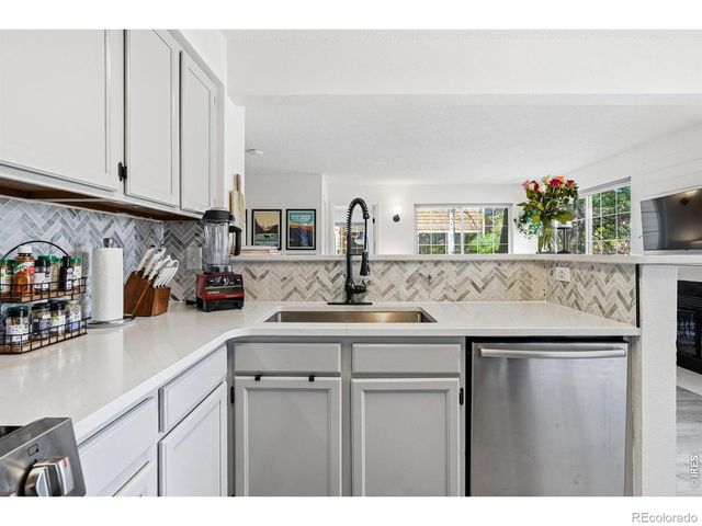 4827 White Rock Circle E, Boulder, CO 80301