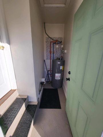 1216 E Hemphill Road, Burton, MI 48529