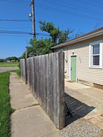 1216 E Hemphill Road, Burton, MI 48529