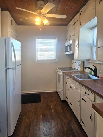 1216 E Hemphill Road, Burton, MI 48529