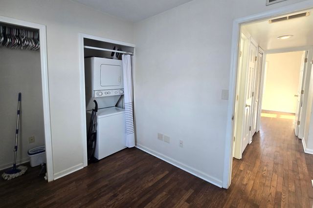 1216 E Hemphill Road, Burton, MI 48529