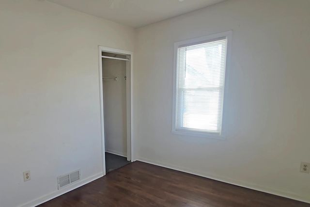 1216 E Hemphill Road, Burton, MI 48529