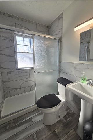 1216 E Hemphill Road, Burton, MI 48529