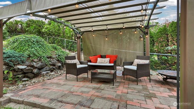 3307 SW 331st Street, Federal Way, WA 98023