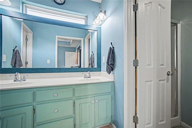 1501 Delaware Ridge Place, Kansas City, KS 66109