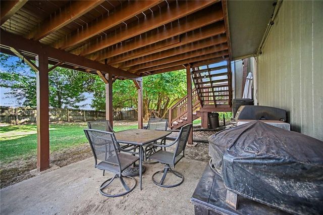 1501 Delaware Ridge Place, Kansas City, KS 66109