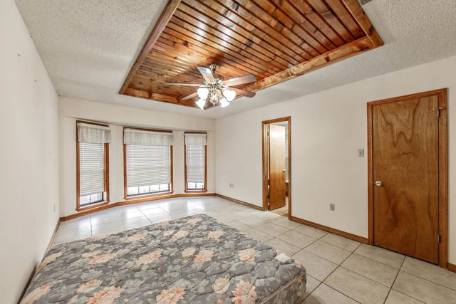 109 Victoria Dr, Houma, LA 70360