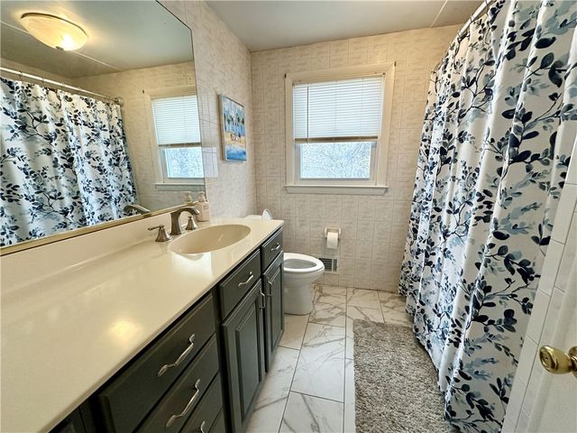 134 Blue Hill Drive, Warwick, RI 02886