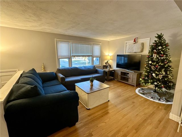 134 Blue Hill Drive, Warwick, RI 02886