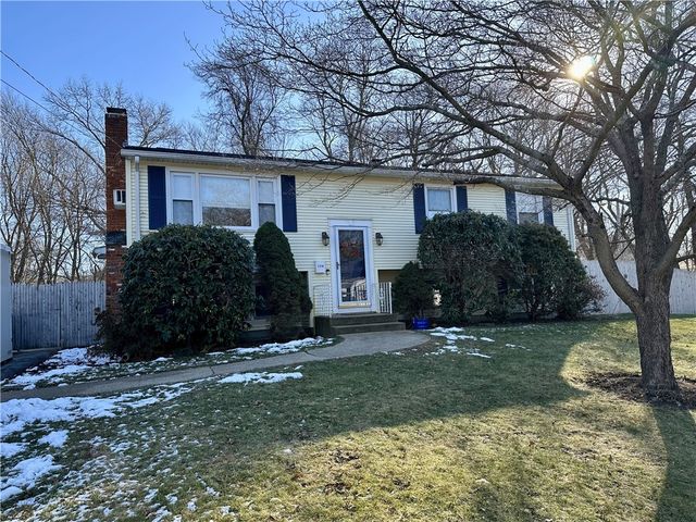 134 Blue Hill Drive, Warwick, RI 02886