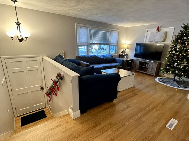 134 Blue Hill Drive, Warwick, RI 02886