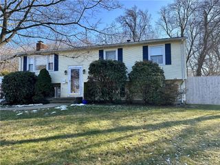 134 Blue Hill Drive, Warwick, RI 02886