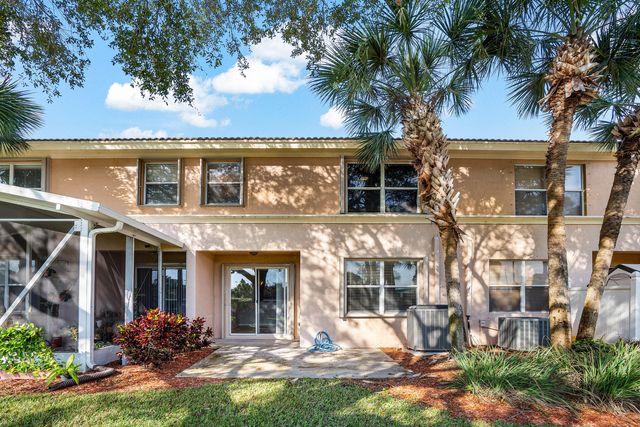 389 River Bluff Lane, Royal Palm Beach, FL 33411