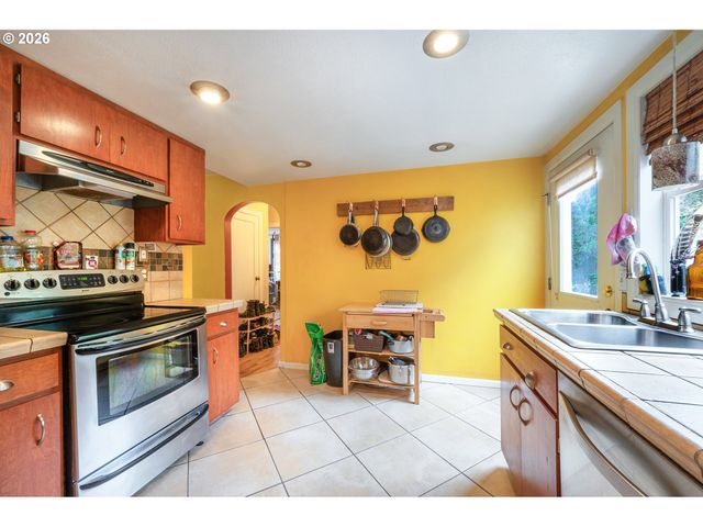 3781 KINCAID St, Eugene, OR 97405