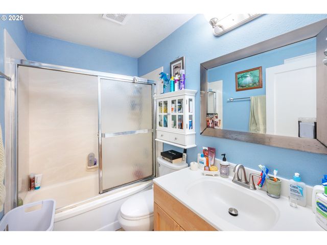 3781 KINCAID St, Eugene, OR 97405
