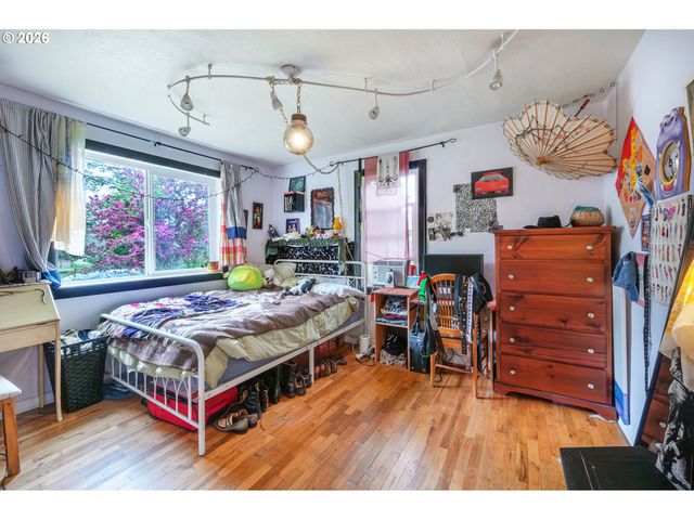 3781 KINCAID St, Eugene, OR 97405