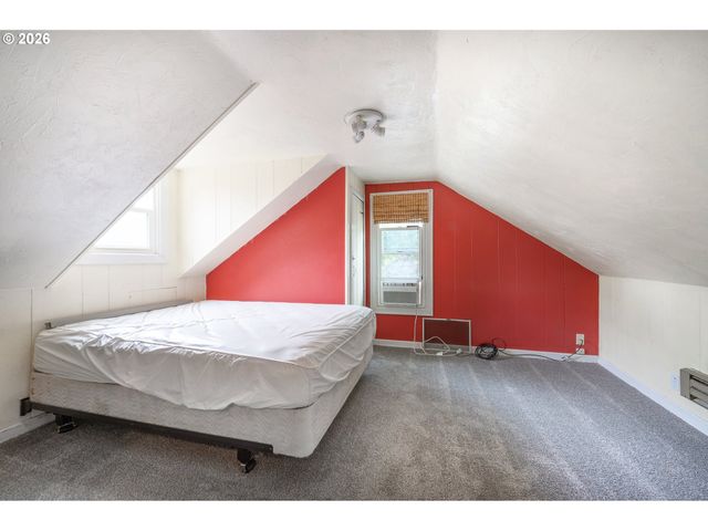 3781 KINCAID St, Eugene, OR 97405