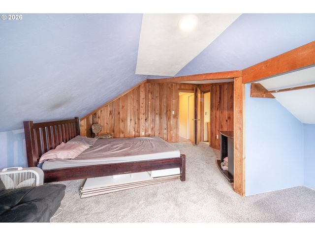 3781 KINCAID St, Eugene, OR 97405