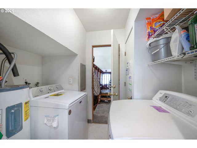 3781 KINCAID St, Eugene, OR 97405