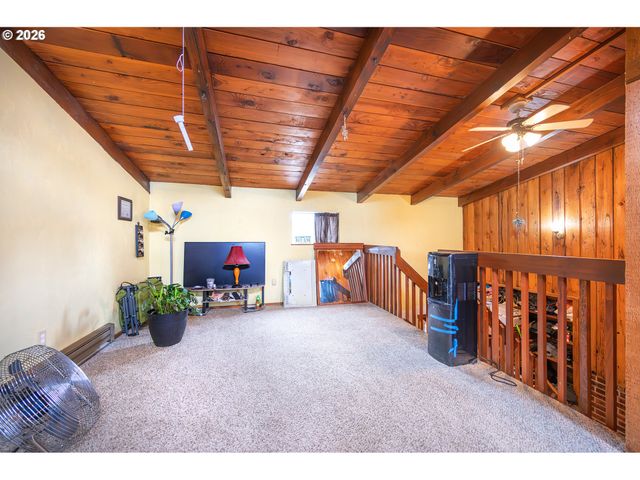 3781 KINCAID St, Eugene, OR 97405