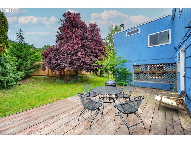 3781 KINCAID St, Eugene, OR 97405