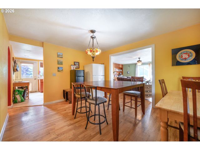 3781 KINCAID St, Eugene, OR 97405