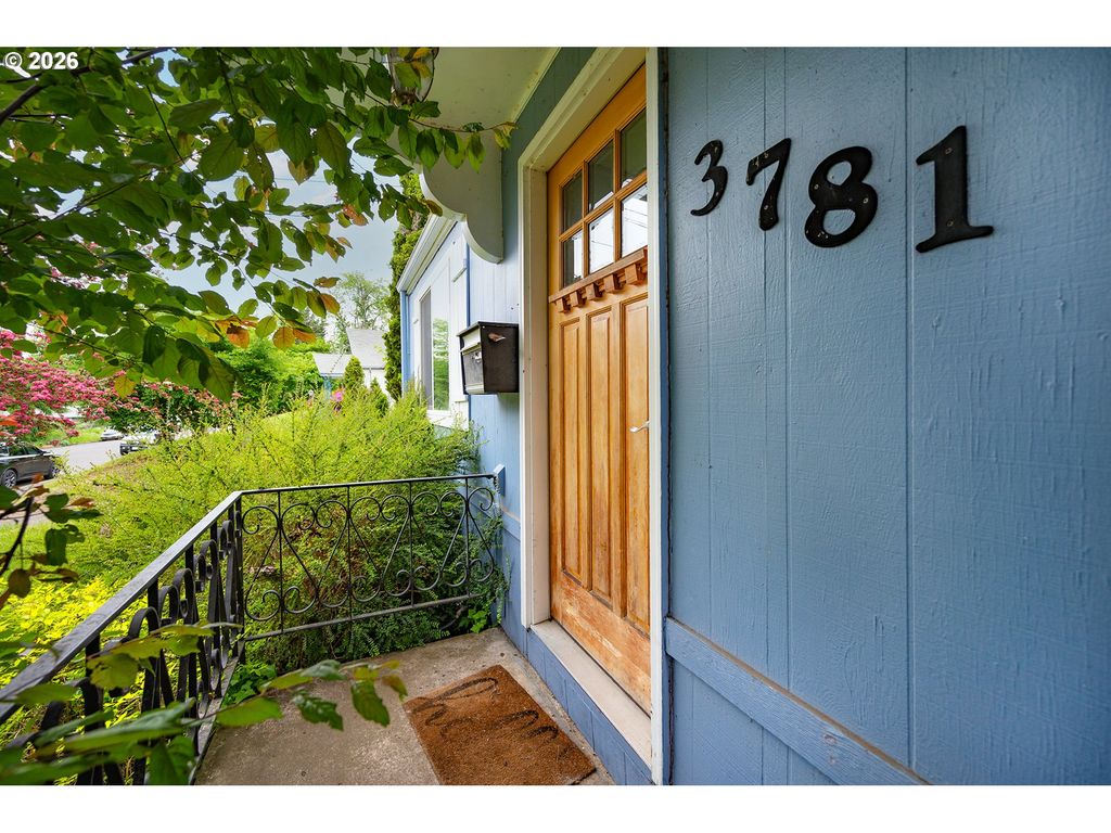 3781 KINCAID St, Eugene, OR 97405