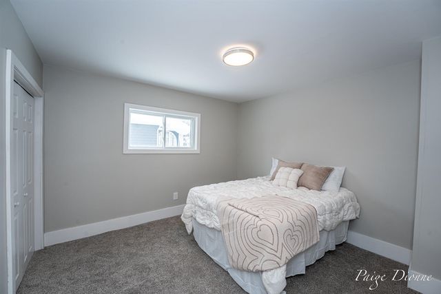 32 W Main Avenue, Zeeland, MI 49464