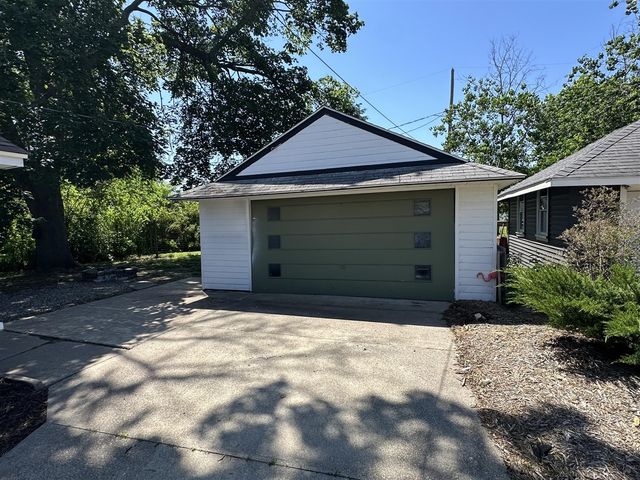 32 W Main Avenue, Zeeland, MI 49464