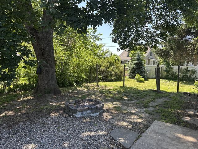 32 W Main Avenue, Zeeland, MI 49464